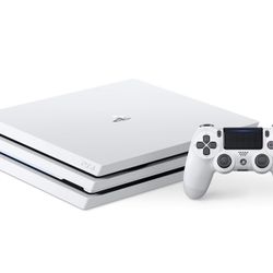 Ps4 White with 2 controllers