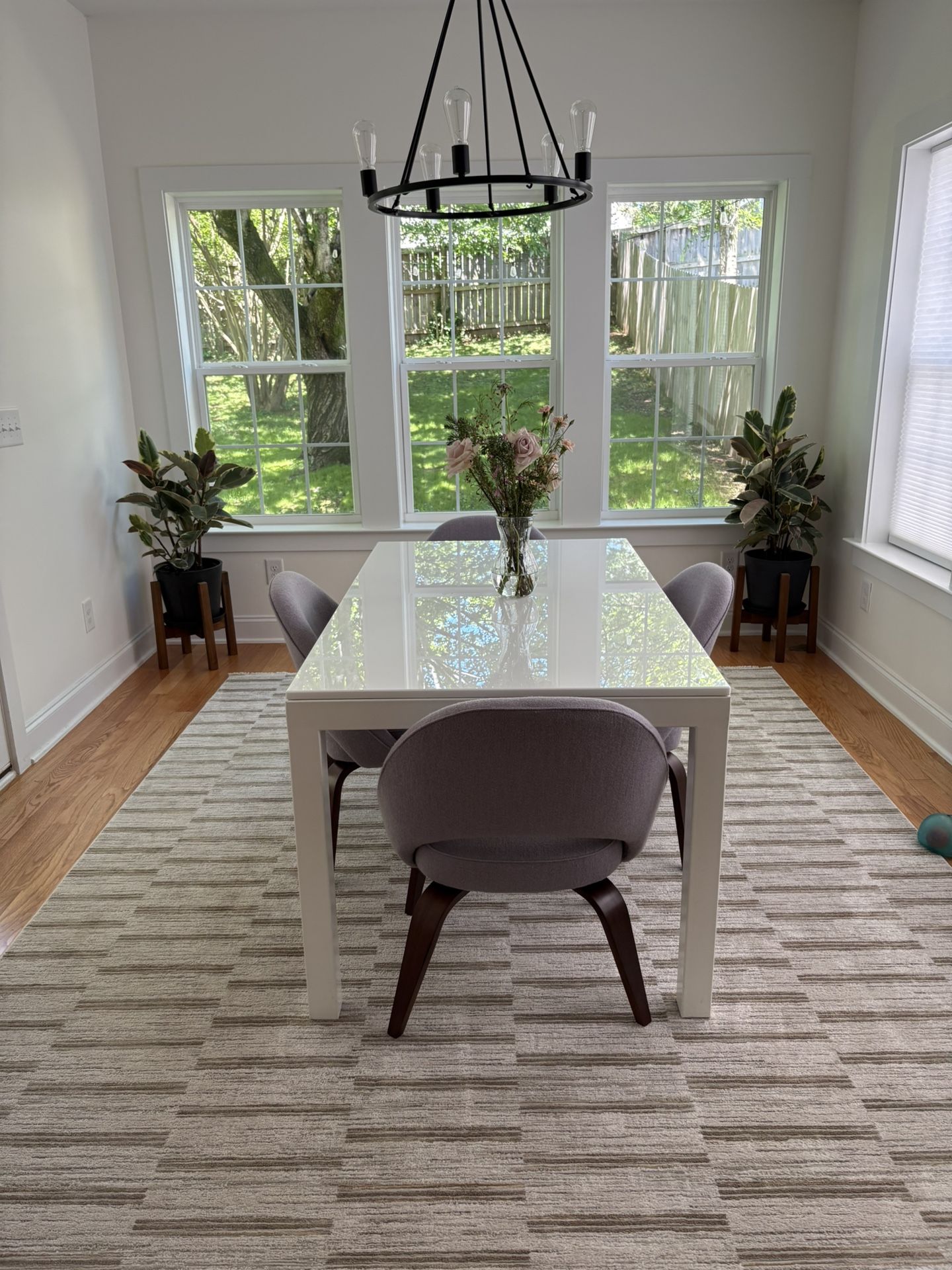 Dining Room Table and Chairs For Sale