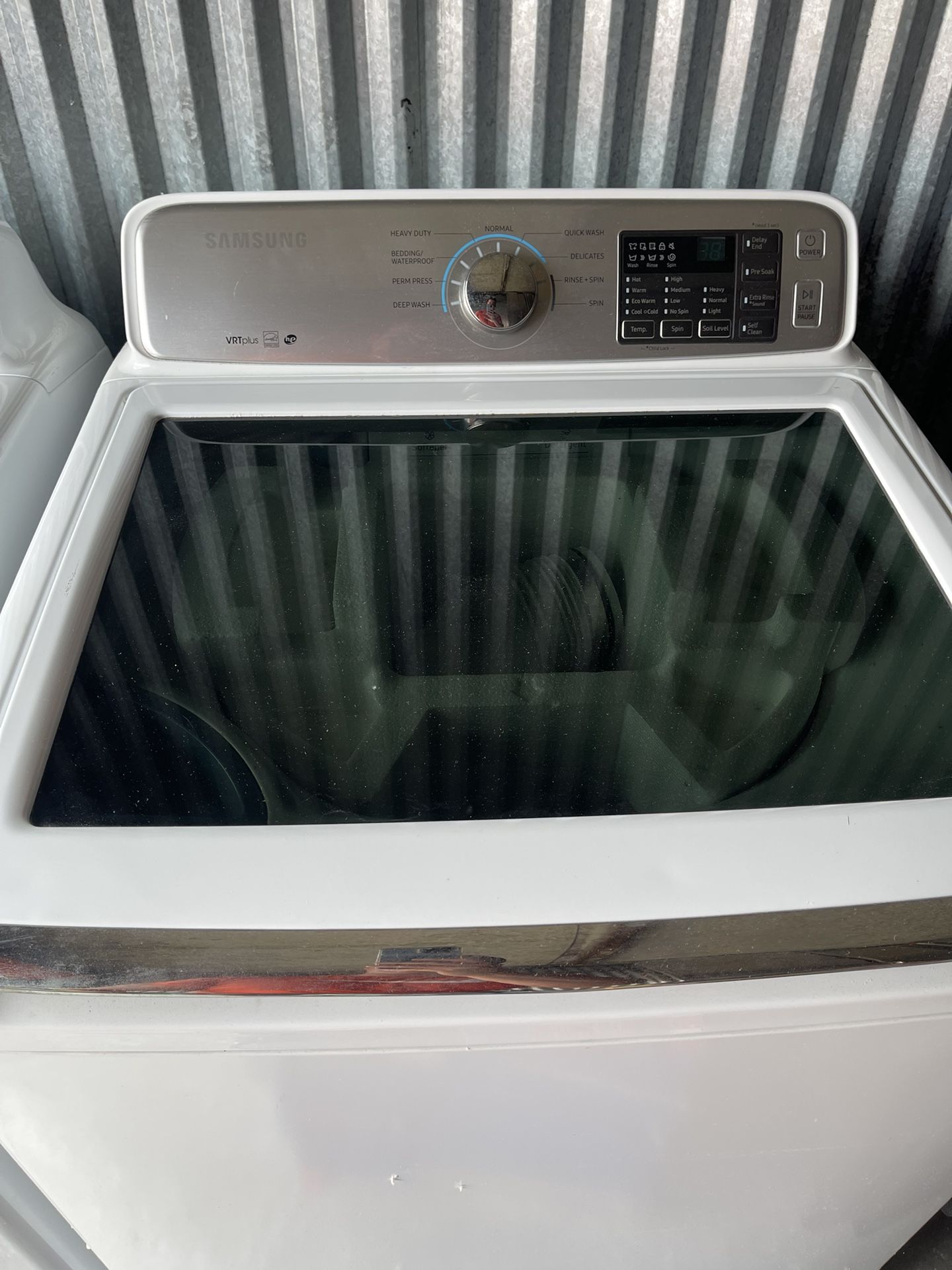 Samsung washer and dryer with only a month of use are like new