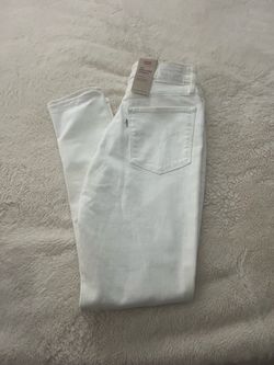 Woman’s levy’s  high rise skinny jeans size 4 short