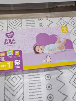 (6 NWT/NIP PC Items) Baby Diapers and Bottles Bundle