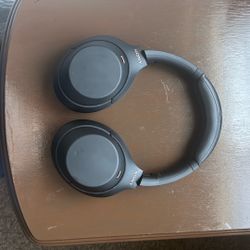Sony XM4 Headphones