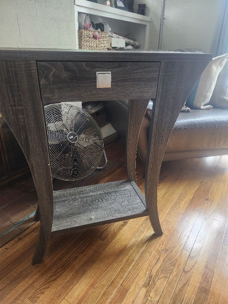Console Table/ Entry Way Table/ Mesa Chica