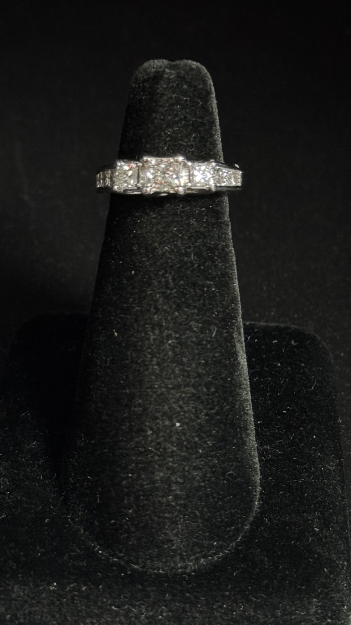 14K White Gold Diamond ring 1-1/2 ctdw size 5 3816 Steilacoom Blvd SW Lakewood (contact info removed)