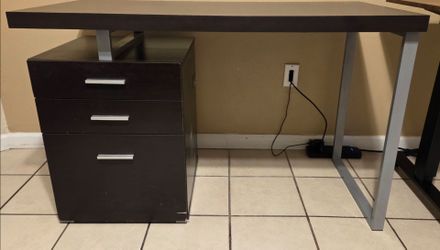 3-Drawer Reversible Office Desk