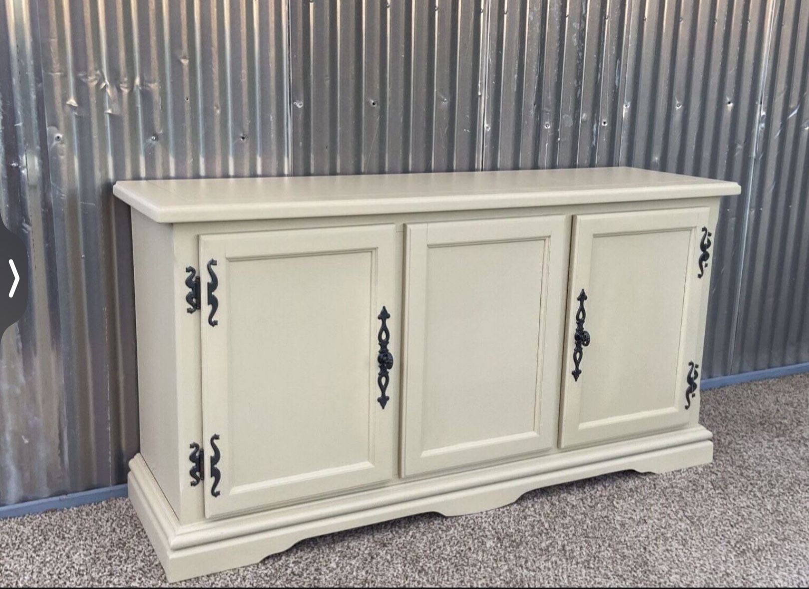 Nice Vintage Tv Stand Or Credenza Cabinet