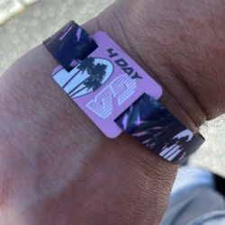 Welcome to Rockville weekend, Passes