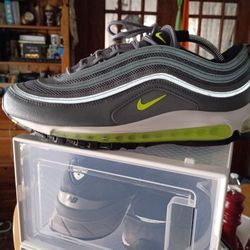 Kicks