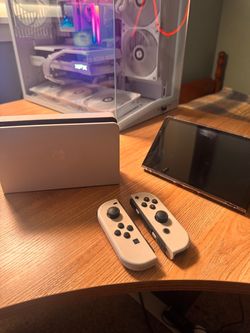 Nintendo Switch OLED (White) – Excellent Condition