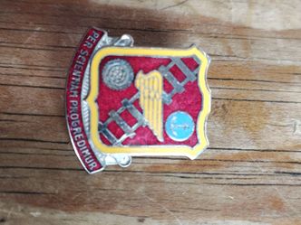 US Army Signal Corps Enamel DUI Crest Pin