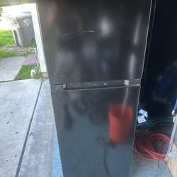 Refrigerator 21 X60 Like New