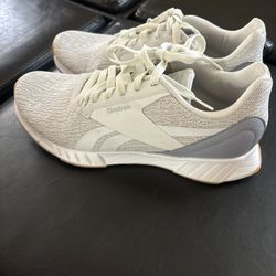 Men’s REEBOK Tennis Shoes.
