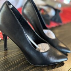 Womens New Heels Size 81/2 