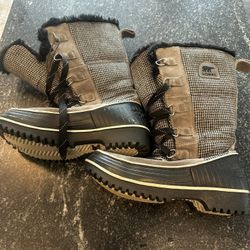 Sorrel Tivoli High II Grey Boots - Women’s 7.5