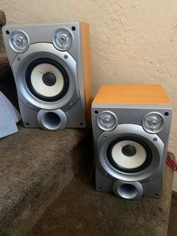 RCA bookshelf speakers