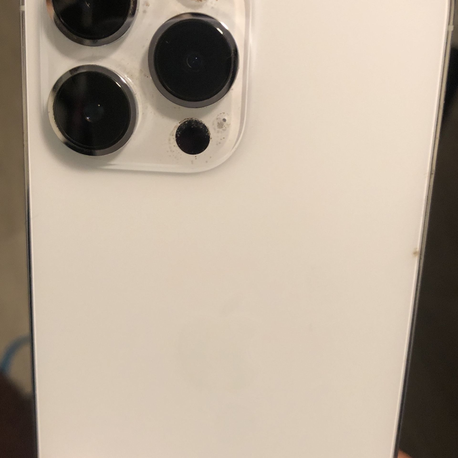 iPhone 14 Pro Max LOCKED Cracked Screen