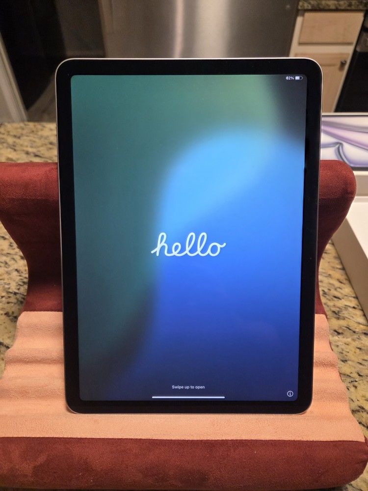 iPad M3 Air 11 inch + Accessories (Mint)