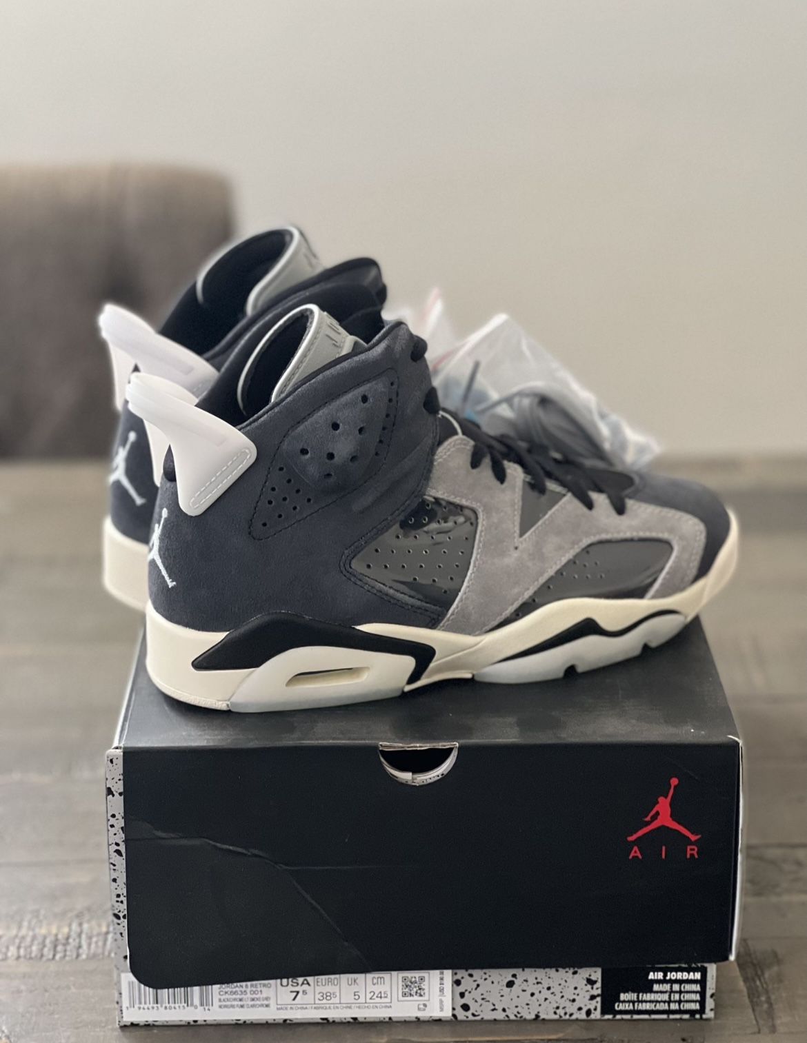 Jordan Retro Tech Chrome (W) Available Sizes: