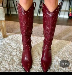 Boots size 6