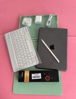 Apple IPad 8th Generation (10.2” Retina /Latest iOS 26/ 2020 model) 32GB with stylus pen, keyboard & Accessories