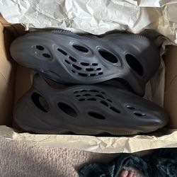 SIZE 10 foam runners $90