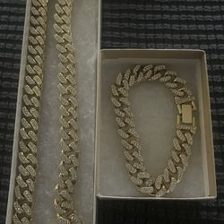 $600