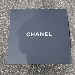 X-Large Chanel Box And Bag