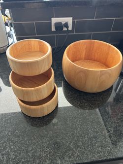 Wood salad, serving bowl and five bowls