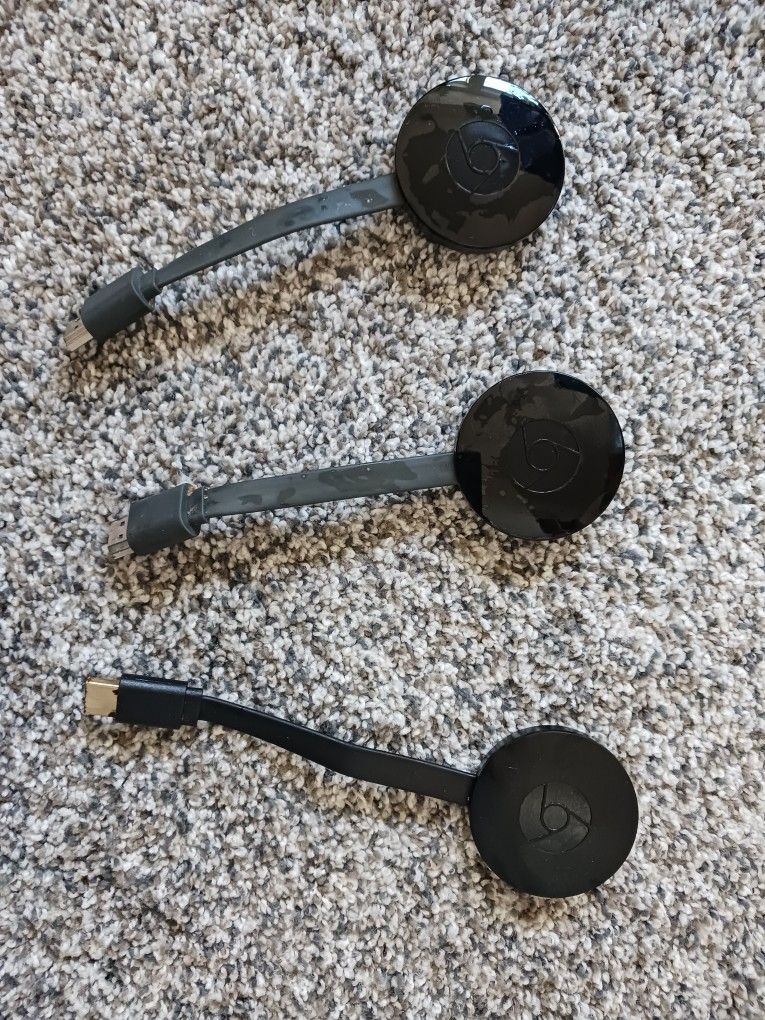 3 Google Chromecasts