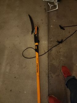 Fiskars Fiberglass Pole Tree

Pruner