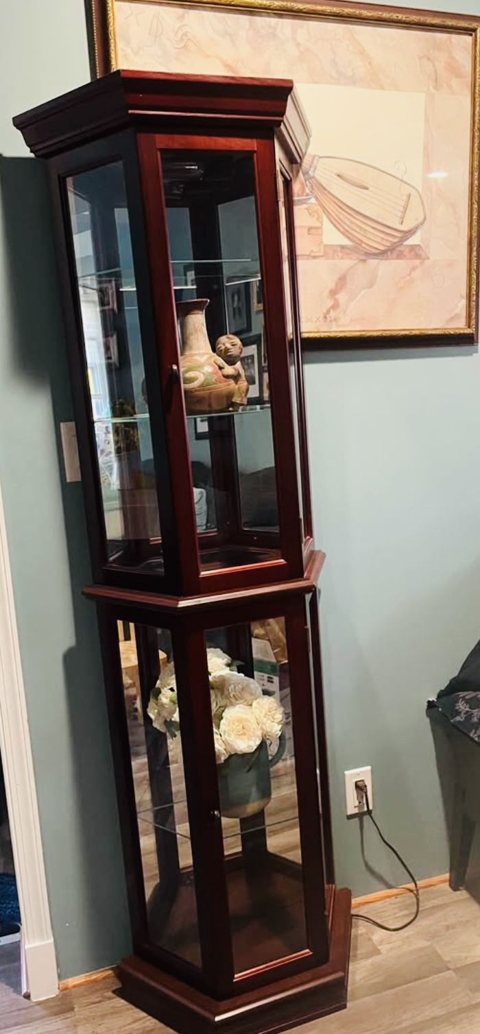 SMALL CURIO CABINET 
