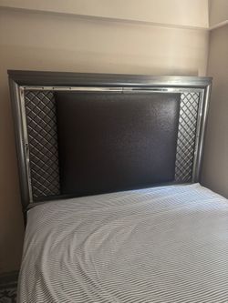QUEEN BED  ONE MONTH USED ONLY.