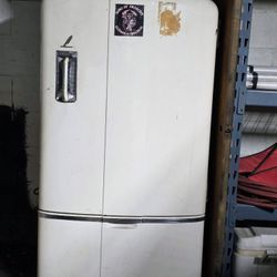 Leonard Fridge 1930's - 1940's