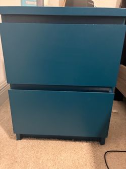 Dresser and 2 nightstands