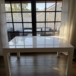White Dinning Table 