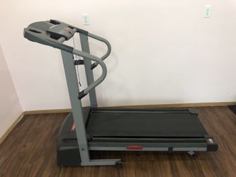 Weslo Cadence 450 Rolling Fold up Treadmill Works Great for Sale in Puyallup WA OfferUp