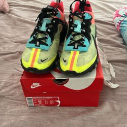 NIKE REACT ELEMENT 87 SIZE 8.5