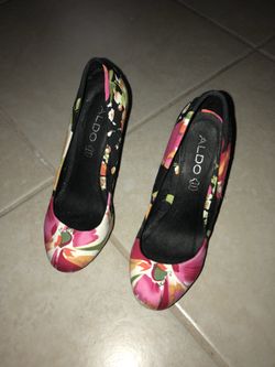 Only worn once aldo wedges