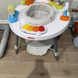 SKIP HOP Activity Center