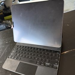 *LIKE NEW* iPad Pro 12.9in 256 GB (5th Gen)
