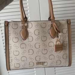 brand new Guess bag