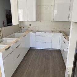Kitchen Cabinets In Plywood Acrylic Doors