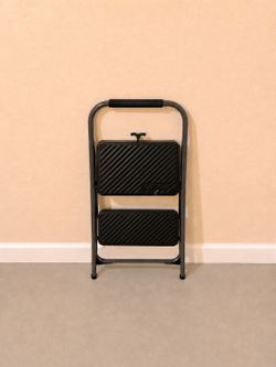 2-Step Folding Step Stool – Lightweight & Sturdy
