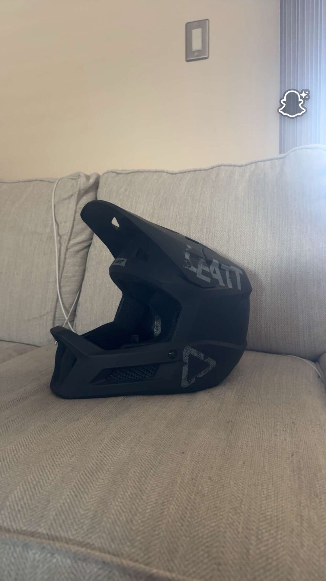 LEATT Full face helmet
