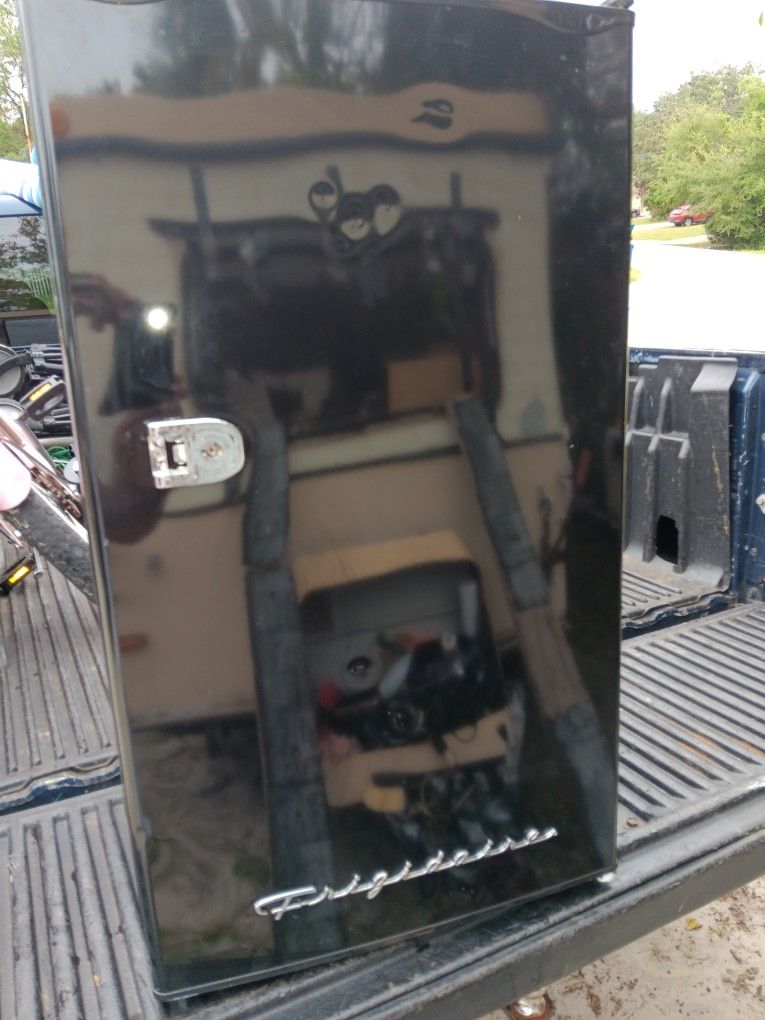 Small Refrigerator 