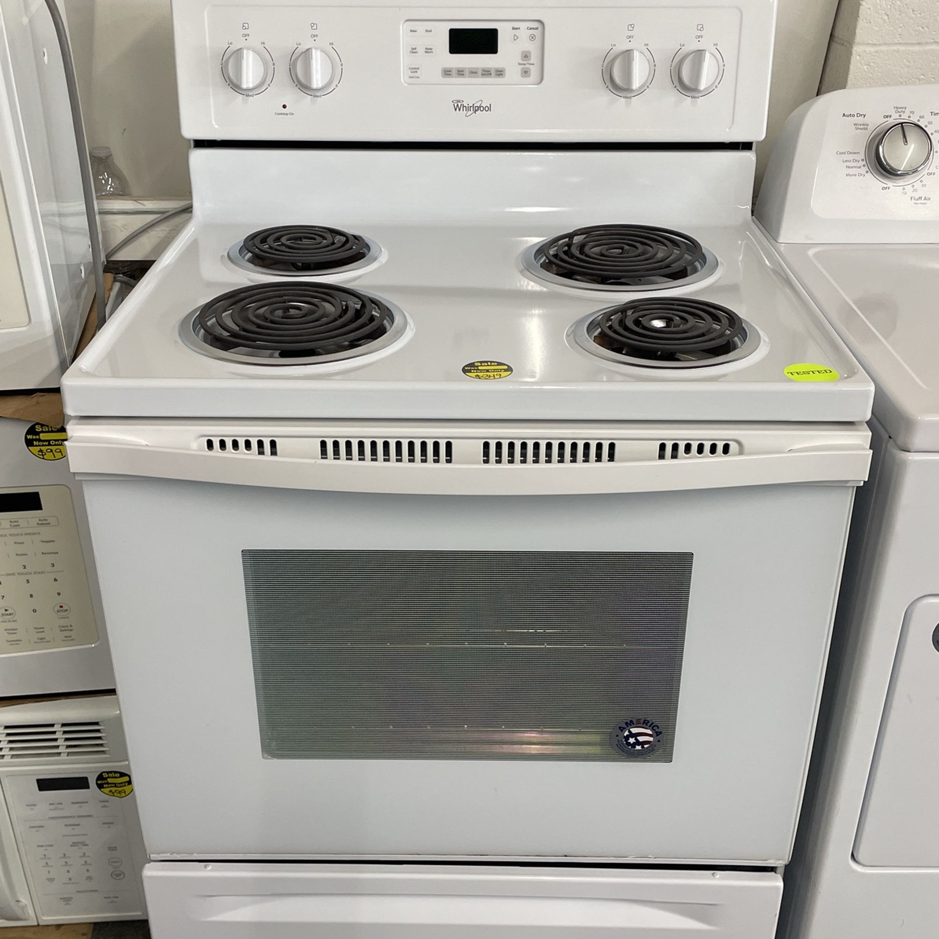Whirlpool Electric Stove 4 Coils In Color White
