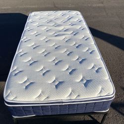 FREE DELIVERY: Twin XL Bed 