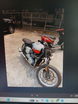 2011 Triumph Bonneville base