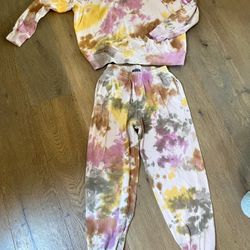 Women’s 2 Piece Tie-Dye Set size small !!!