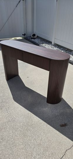 Beautiful Entry table for Sale new